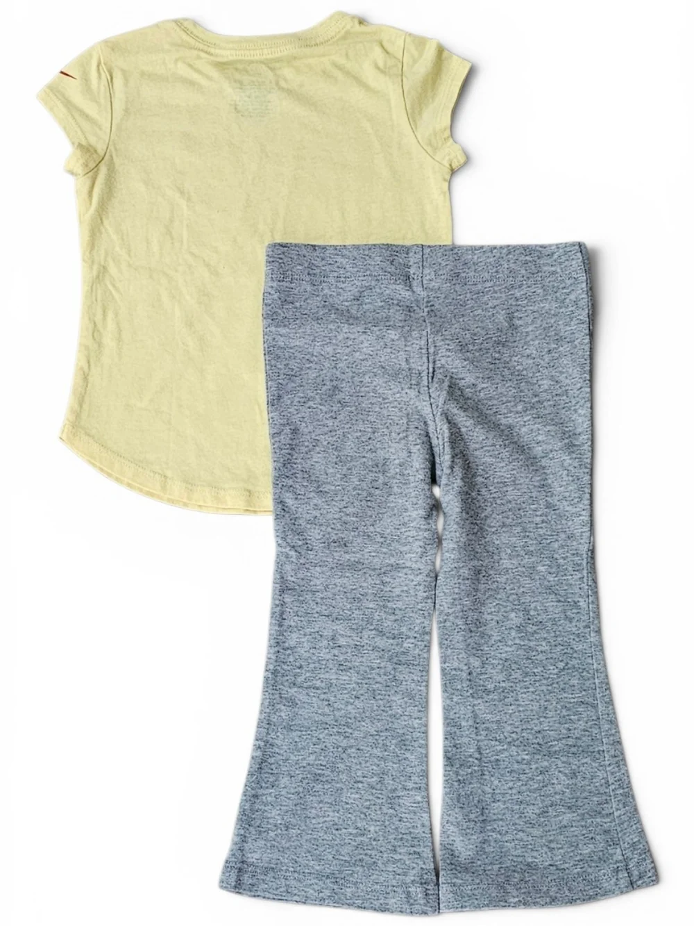 Nike Toddler Tee & Flare Leggings Set 3T - Picture 3 of 4